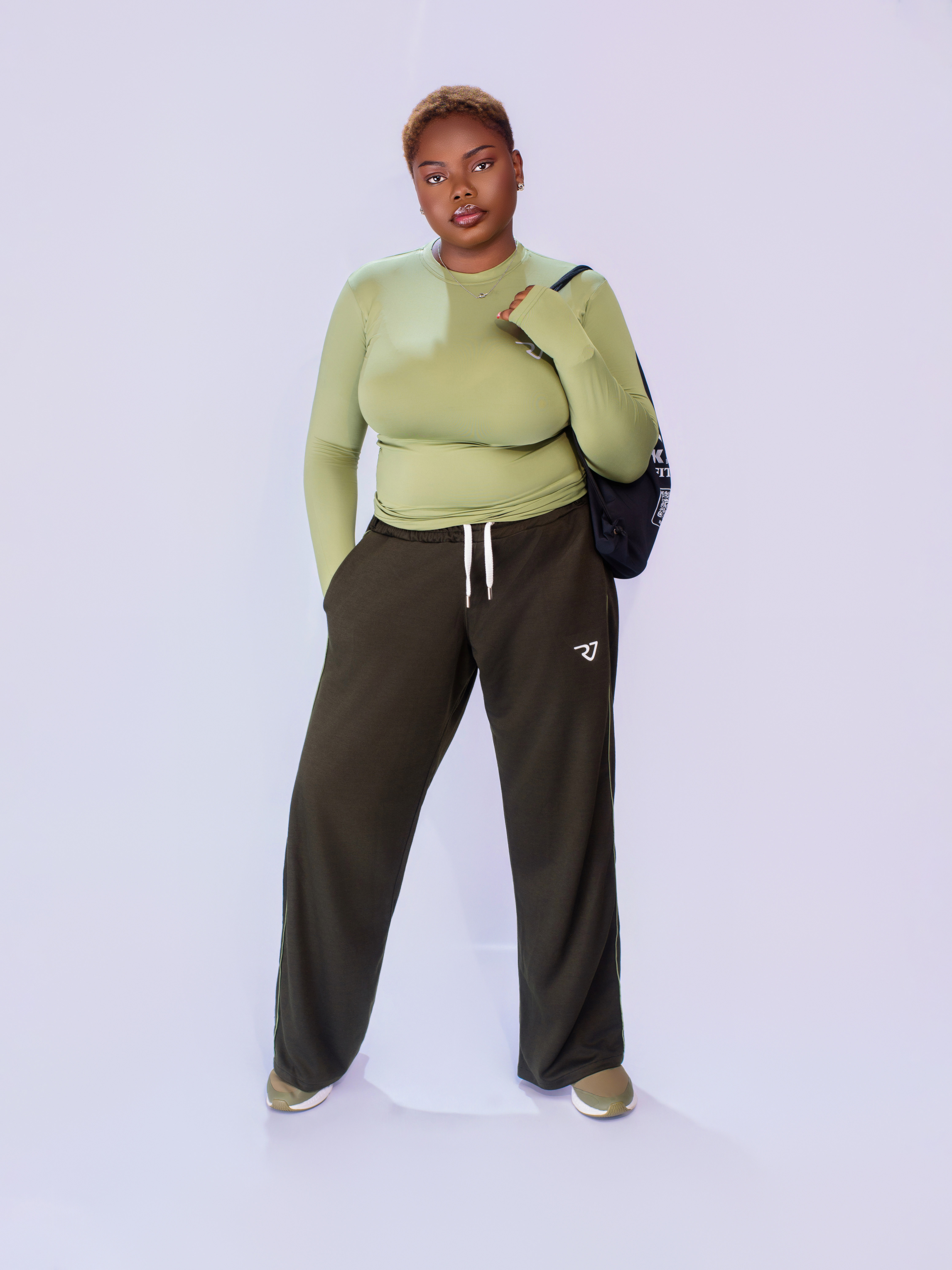 Green joggers and top set - Image 2