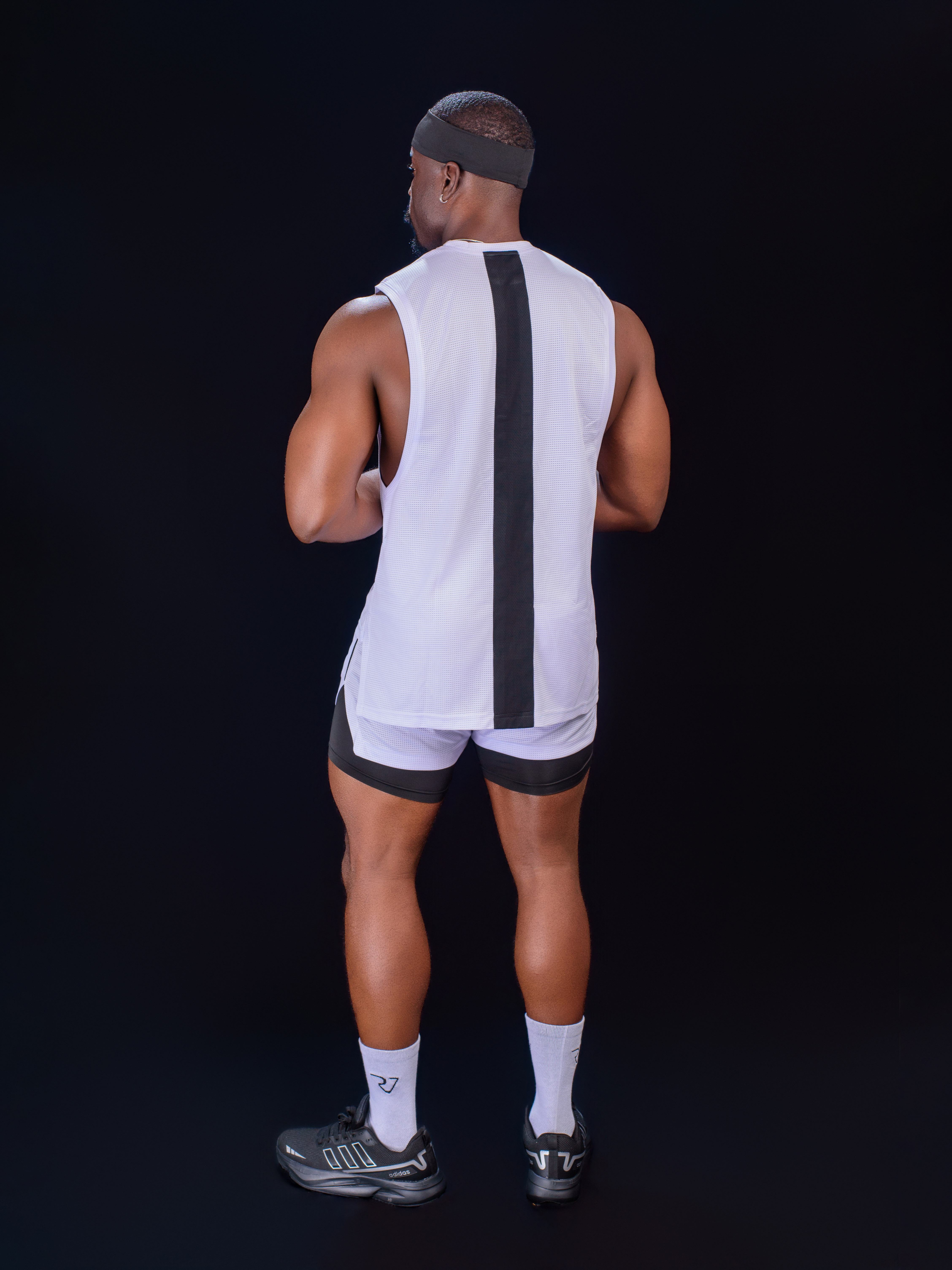 Top, shorts and compression tights - Image 2