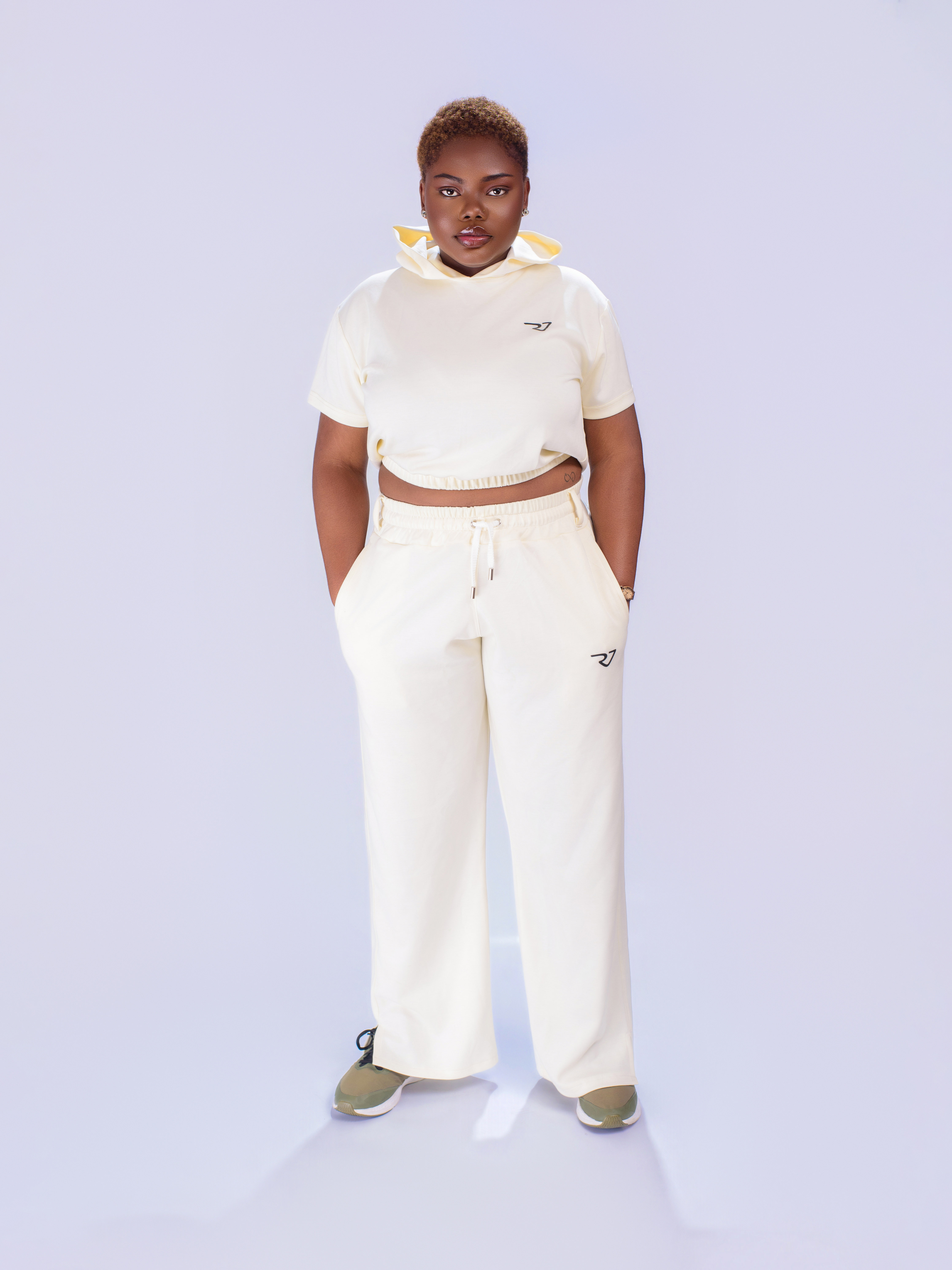 Short sleeve hoodie with joggers set - Image 2